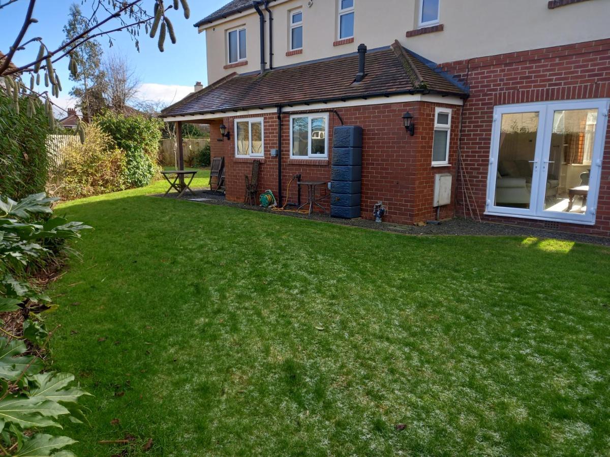 فيلا Grange Croft Ben Rhydding المظهر الخارجي الصورة